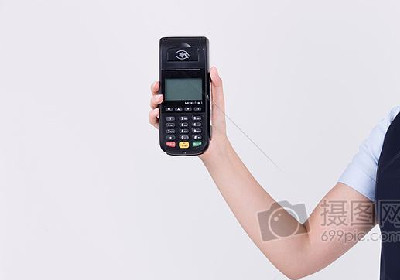 立刷pos機可以調費率嗎?